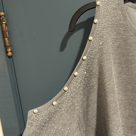 Stitch count Silver/ Gray Sweater.  
Size XL, NWOT - Picture 3 of 6